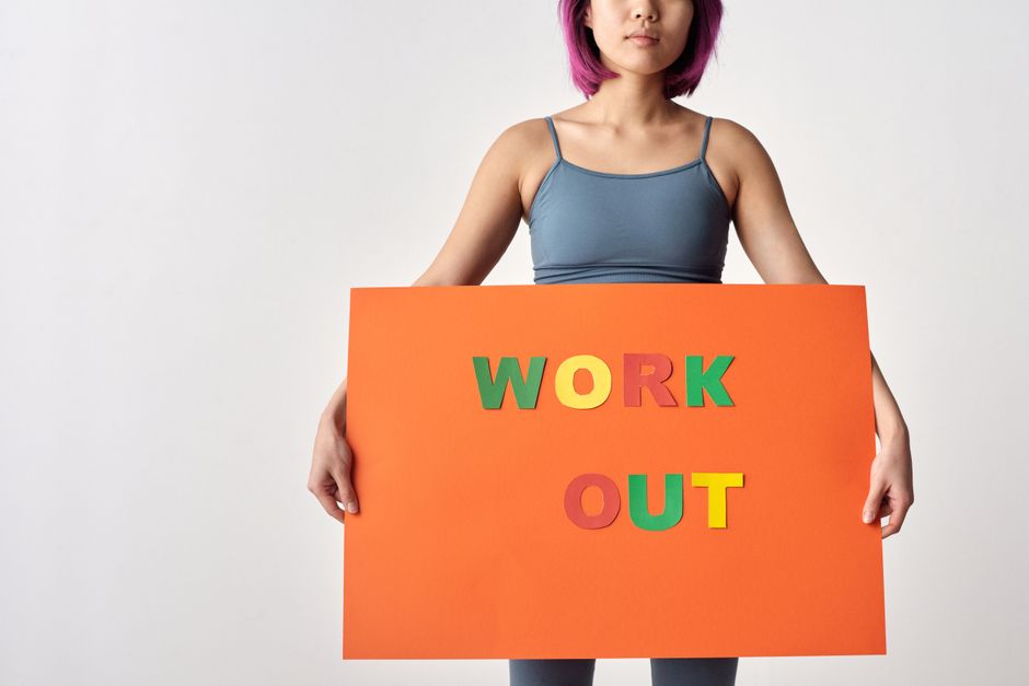 Inspirerende fitnessposter voor binnenworkouts bij kou. Inspirerende fitnessposter voor binnenworkouts bij kou.