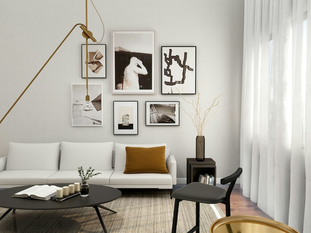 Fotobehang van paard tussen herfstbladeren. Fotobehang van paard tussen herfstbladeren.